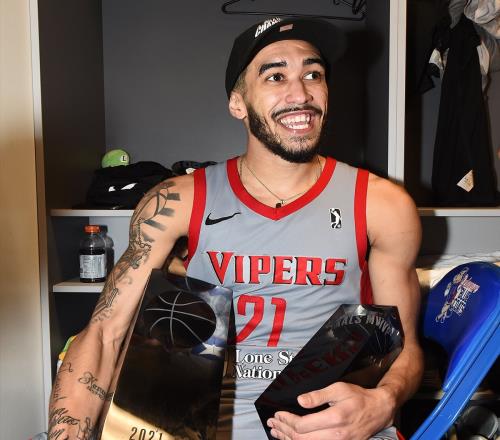 22年发展联盟MVP！前火箭球员奎恩一年合同签约魔术
