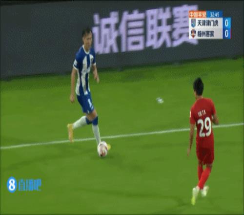 王秋明脚后跟破门,随后激情脱衣庆祝染黄!贝里奇单刀破门再下一城