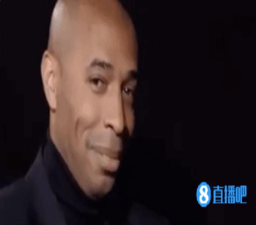 随手一截就是表情包！亨利上任首堂发布会，表情管理直接拉满