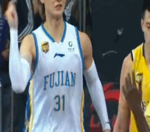 顶尖球员薪水远超同级别联赛吧友们觉得CBA是国内球员的温室吗