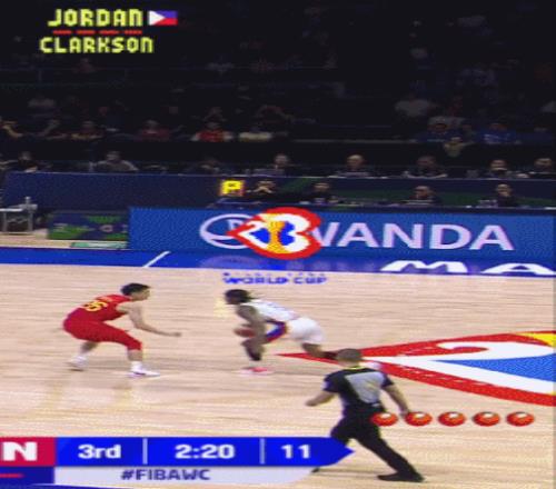 FIBA官推制作克拉克森4分钟砍20分特效视频：电子游戏模式！