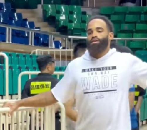 麦穗丰：广东训练师泰勒今晚有望在对阵约旦男篮热身赛登场