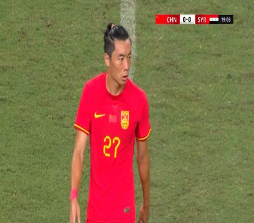 两翼齐废!孙国文上半场评分两队最低,李磊第二低&贡献名场面