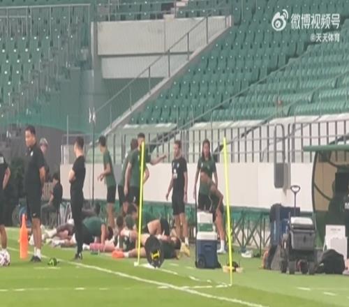 京媒:浙江队15分钟开放训练无触球项目,只是把工体当健身房热身