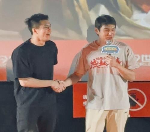 艾伦看艾伦演了部篮球电影郭艾伦与演员艾伦同框为新戏助力