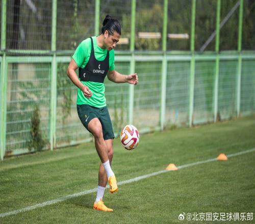 重回球场,静候归来!张玉宁阮奇龙