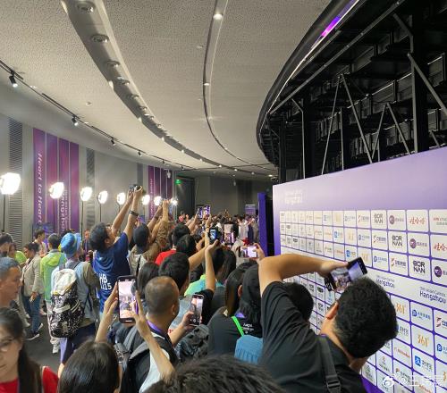 媒体人感慨亚运王者夺冠后盛况：乌泱泱全是记者，挤麻了