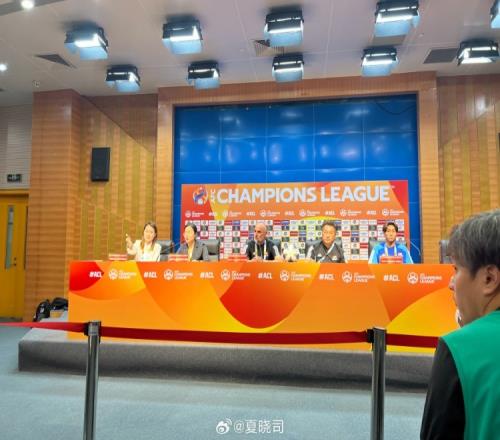 横滨水手主帅:旅途顺利酒店也不错,要享受明天与泰山队的比赛