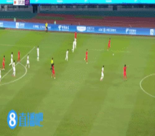 集体短路!乌兹别克斯坦两人让球,郑优营轻松双响&韩国再度领先