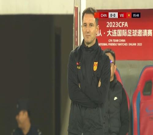 半场0比0越南，国足谁的发挥比较好谁的发挥特别差