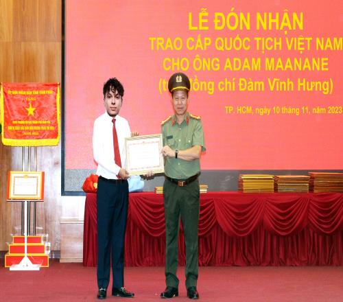 VCS官推整活：感谢BDS上单Adam做出的贡献并授予其越南国籍！