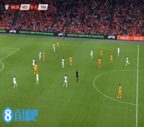 阿克传后点马伦包抄破门,裁判示意越位在先