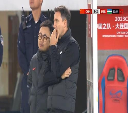 难受！国足12遭乌兹别克斯坦逆转，吧友如何评价本场比赛