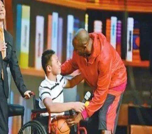 励志!曾想拜科比为师的“无腿少年”秦旭磊亚运两战砍下33分