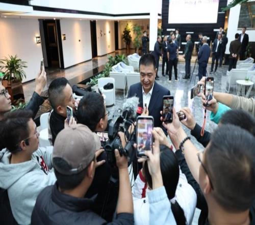 新京报:北控男篮誓师大会闵鹿蕾最欣慰团队有了归属感