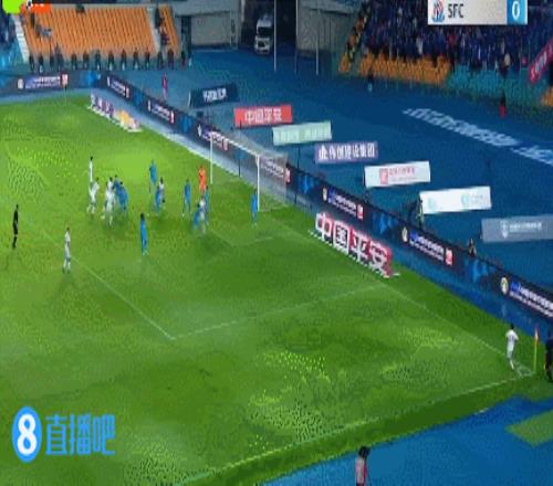 赛季首球！朱辰杰高高跃起头球顶入死角，申花客场领先南通