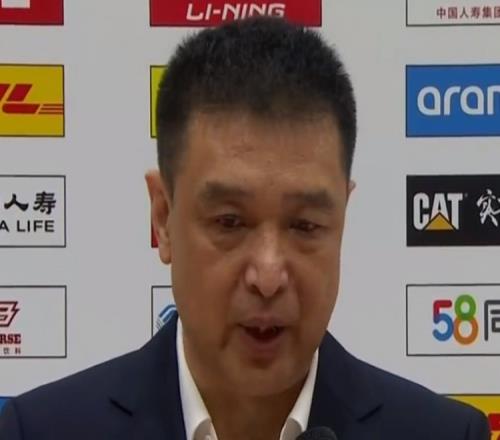 闵鹿蕾:今天在关键时刻里勒&陈国豪起到了作用大家拼得不错