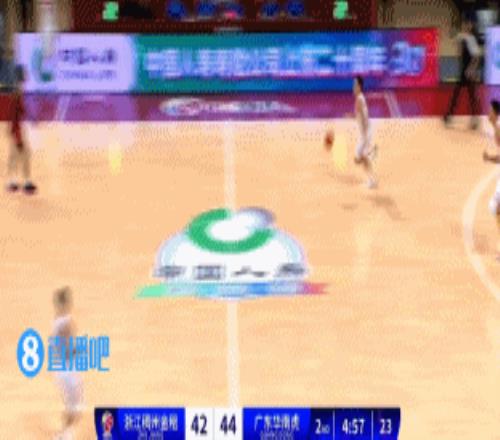 麦穗丰：张文逸是一个大心脏球员在场上永远自信广东选他不亏