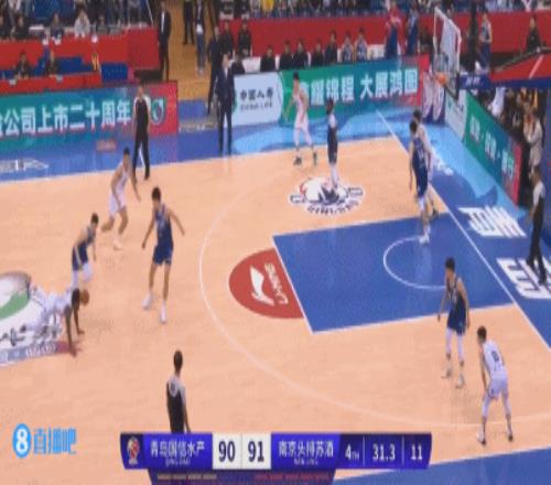 媒体人:杨金蒙用强势单防帮杨瀚森找回场子也帮助球队完成逆转
