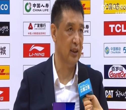 闵鹿蕾谈输球:球队对顾全的防守有懈怠没有坚决执行我们的布置