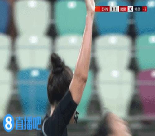 结束声哨响,水庆霞不甘心跳脚