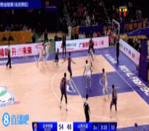 战旧主!费尔德半场9中5拿到13分5板6助正负值+11