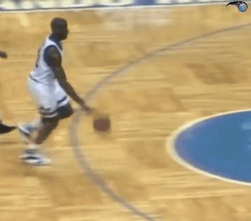 31年前的今天:奥尼尔迎NBA生涯首秀8中4得到12分18板2助1断3帽