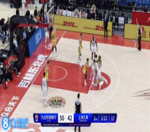 手感火热！李弘权14中9砍全场最高26分正负值+16