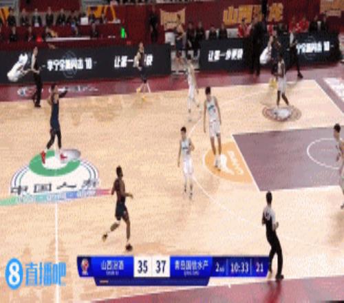 遮天蔽日！杨瀚森跟防山西队外援随后送出大帽