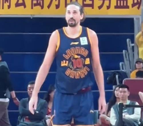 付政浩:施韦德绝对是目前CBA最佳外援北京队埃文斯不配叫外援