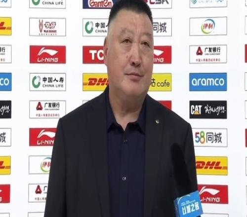 杨学增:杰克逊只和球队合练了两次他通过自己的进攻带动了全队