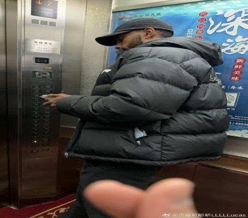 辽篮翻译卢睿昕更新社媒:我冲弗格比心然后他说滚Lucas