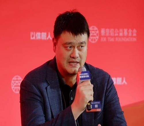 姚明谈罚球准的原因：当年丢了6个罚篮比赛输了3分所以刻苦练习