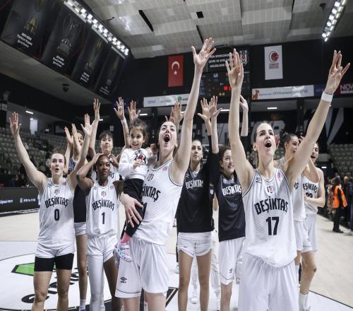再接再厉!EuroCup贝西克塔斯晋级16强李月汝贡献15分13篮板
