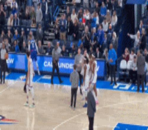 OKC之王!威少登场全体球迷起立鼓掌欢呼