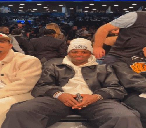买了NBA套票吗维尼修斯现场观看篮网VS雄鹿比赛