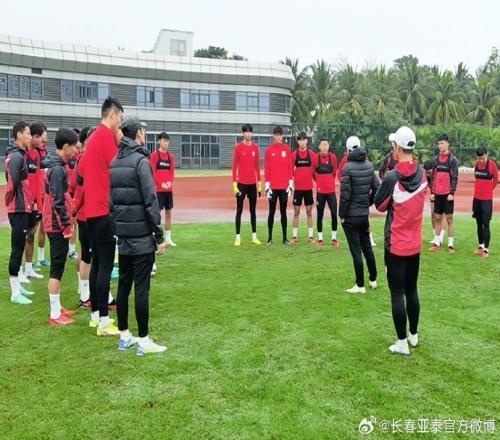 【海口冬训】亚泰将士第二周继续一天两练蓄力2024
