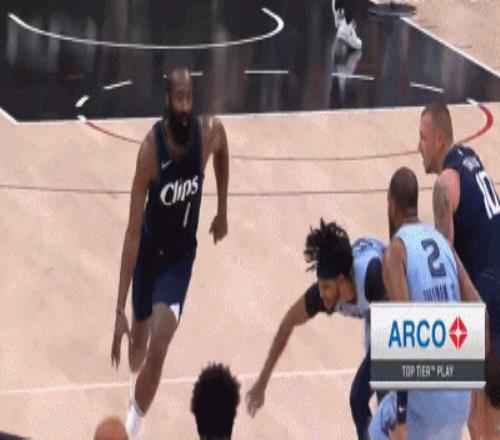 登威连线！哈登突破传给空切的威少后者空接暴扣得手