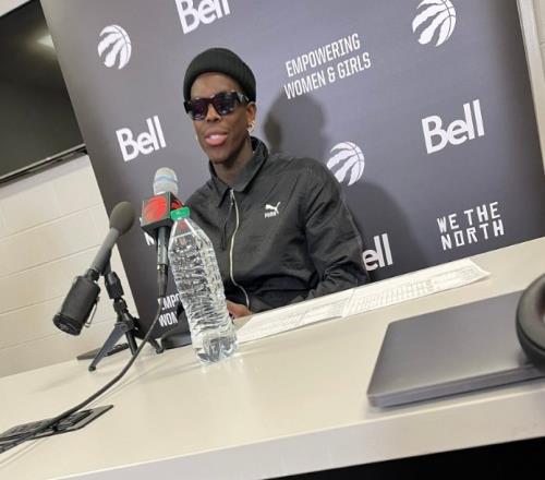 施罗德:一觉醒来你的三位队友就去了别的队这就是NBA的规则