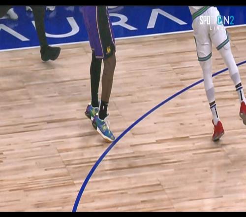 三分线是NBA巨星跨不过去的坎老詹生日夜KD抢镜了