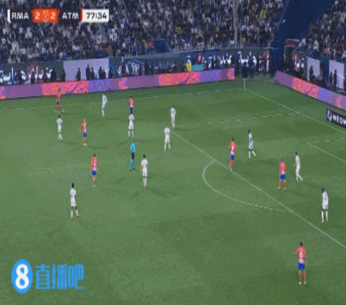这乌龙看懵了！凯帕出击摘球后皮球击中吕迪格反弹入网