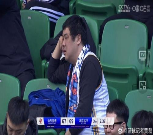 北京遭遇三连败在逆境之下的北京更需要球迷的支持