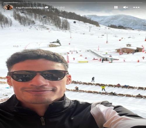 曼联资讯号辟谣:瓦拉内本人没有滑雪,并不会被滕哈赫惩罚