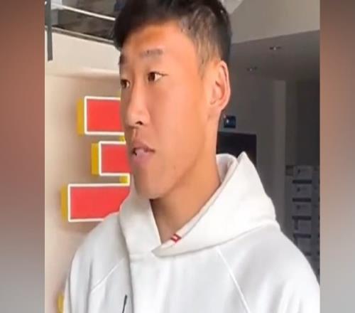 朱辰杰:在国家队踢了一些比赛了,希望通过努力承担更多东西
