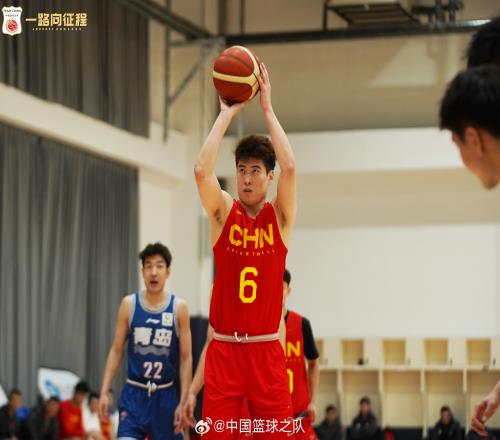 中国男篮7859青岛程帅澎百分百命中率砍22分全队仅抢32个篮板