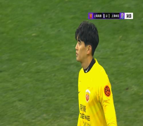 国足新帅可看着呢!颜骏凌送乌龙助攻,一脸无奈直摇头
