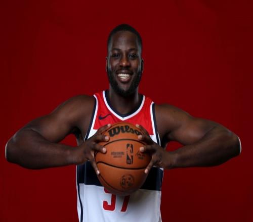 Woj：奇才将把奥莫鲁伊的双向合同转为两年期正式合同