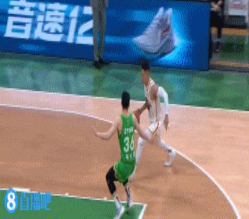 太拼了!莫兰德连续护筐完成封盖落地后受伤