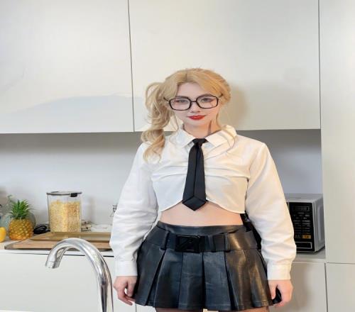 小苍晒照:你的电子女友已上线