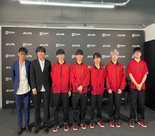 FPX赛后群访milkyway：面对老东家RNG，我会尽全力跟他们打吧